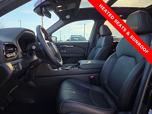 Used 2025 Honda Pilot TrailSport image 17