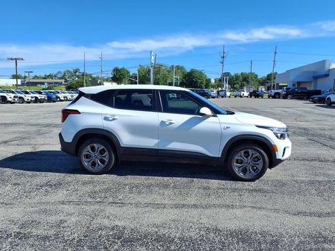 Used 2024 Kia Seltos LX AWD/4WD image 18