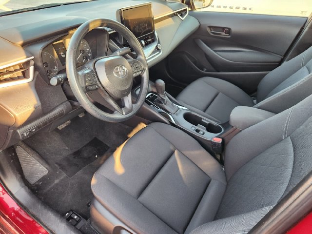 Used 2025 Toyota Corolla LE FWD image 8