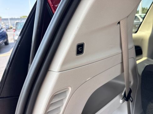Used 2023 Chrysler Voyager LX FWD image 15