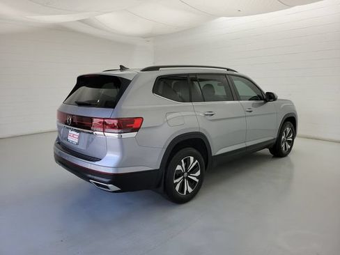 Used 2026 Volkswagen Atlas SE FWD image 5