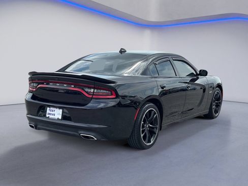 Used 2018 Dodge Charger R/T w/ Blacktop Package RWD image 6