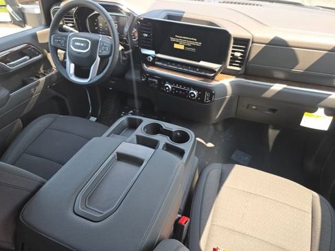 New 2026 GMC Sierra 2500 SLE image 25