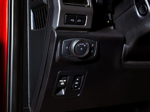 Used 2019 Ford F150 Raptor w/ Equipment Group 802A Luxury AWD/4WD image 23