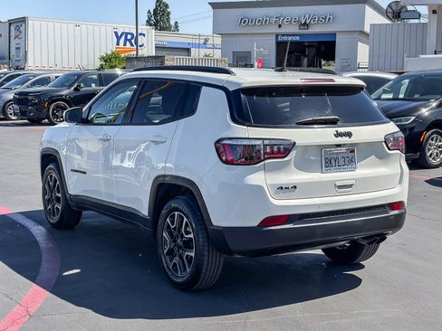 Used 2019 Jeep Compass Sport image 2