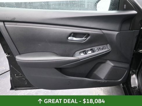 Used 2024 Nissan Sentra SV FWD image 18