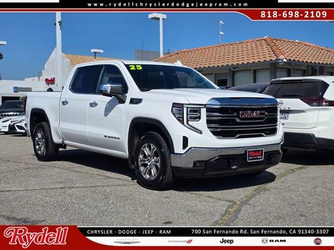 Used 2025 GMC Sierra 1500 SLT RWD image 1