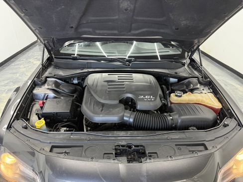 Used 2017 Chrysler 300 S image 26