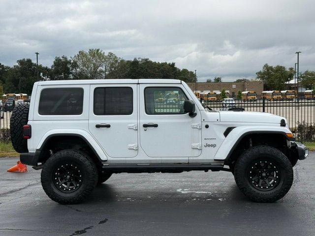 Used 2018 Jeep Wrangler Unlimited Sahara AWD/4WD image 4