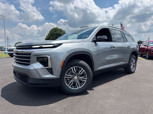 New 2026 Chevrolet Traverse LT FWD image 1