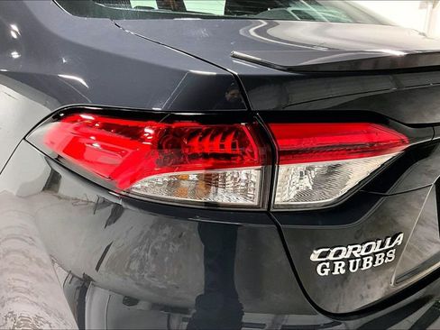 Used 2025 Toyota Corolla SE image 38