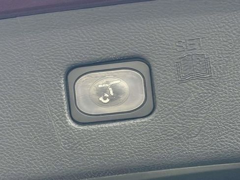 Used 2021 Ford Edge SEL w/ Convenience Package image 12