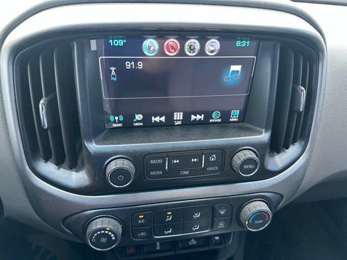Used 2016 Chevrolet Colorado LT w/ LT Convenience Package RWD image 10
