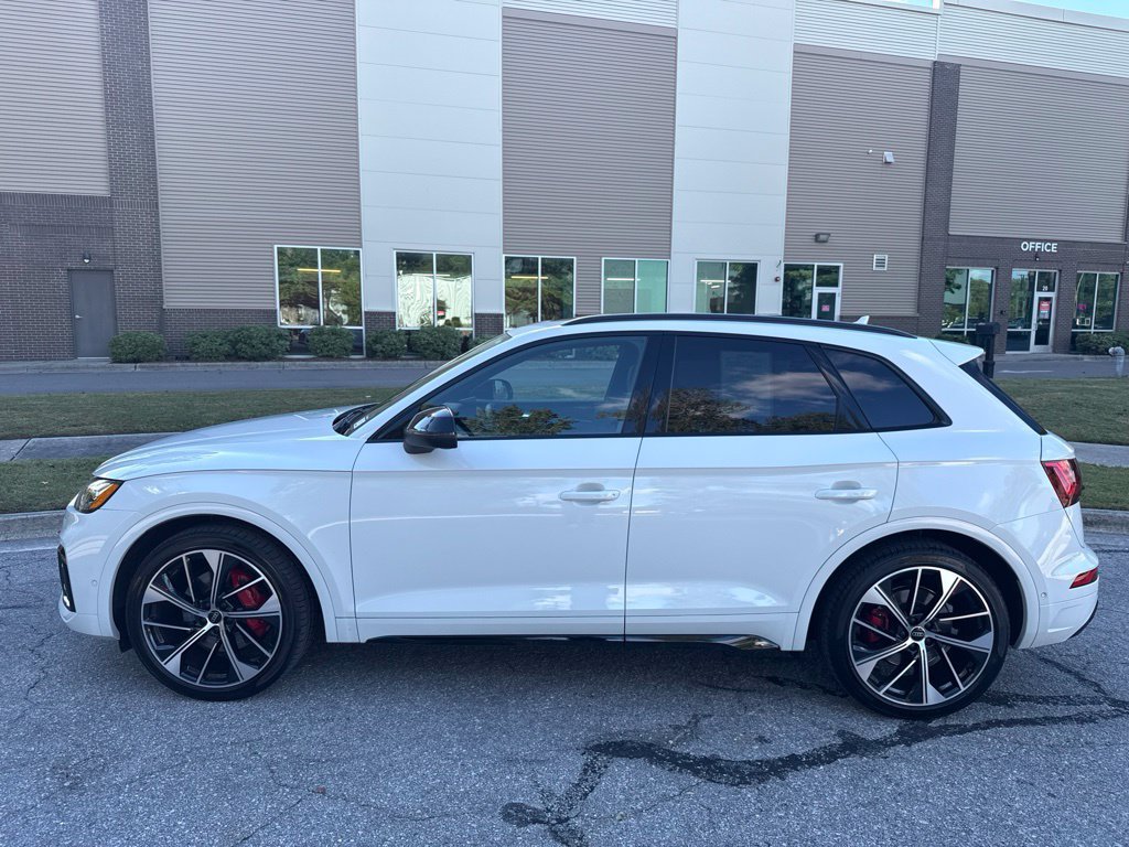 Used 2023 Audi SQ5 Prestige AWD/4WD image 2