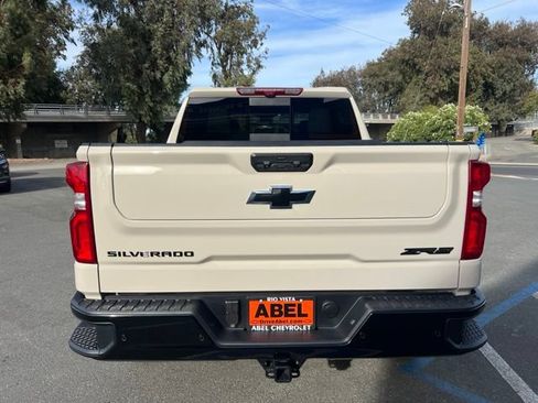 Used 2026 Chevrolet Silverado 1500 ZR2 w/ Dark Appearance Package AWD/4WD image 8