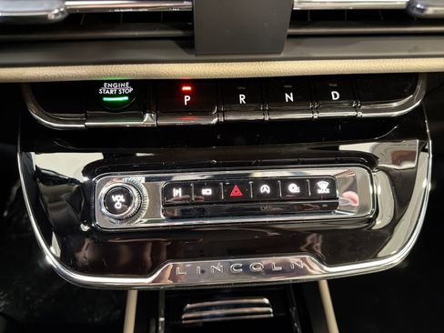 New 2026 Lincoln Corsair Premiere image 21