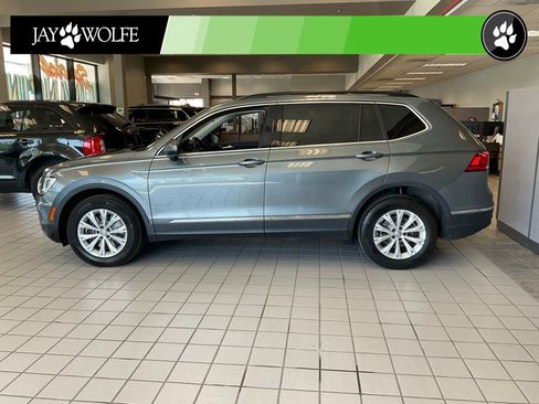 Used 2018 Volkswagen Tiguan SE w/ Panoramic Sunroof Package AWD/4WD image 4