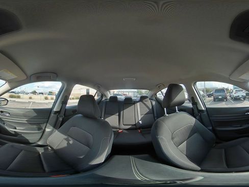 Used 2025 Nissan Altima 2.5 SV image 42