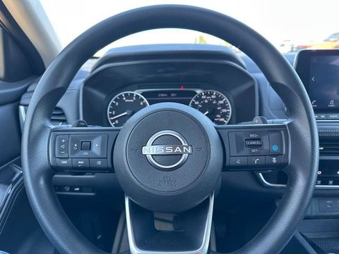 Used 2024 Nissan Rogue SV image 23