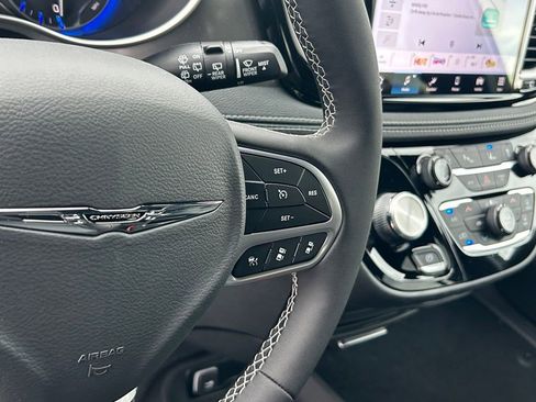 New 2026 Chrysler Pacifica Select image 43