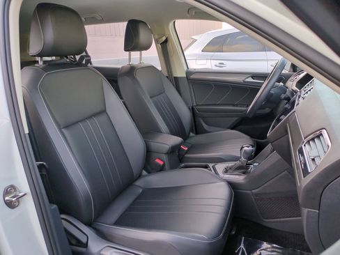 Used 2023 Volkswagen Tiguan SE FWD image 26