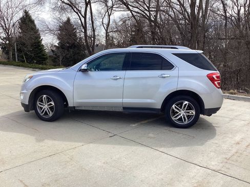Used 2016 Chevrolet Equinox LTZ w/ Enhanced Convenience Package FWD image 6