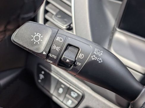 Used 2025 Kia Seltos EX AWD/4WD image 23