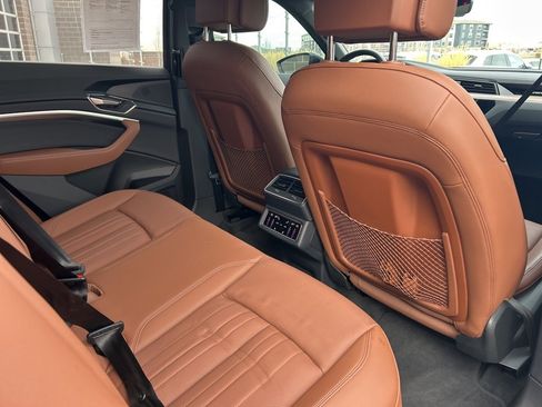 Used 2024 Audi Q8 e-tron Premium Plus image 29