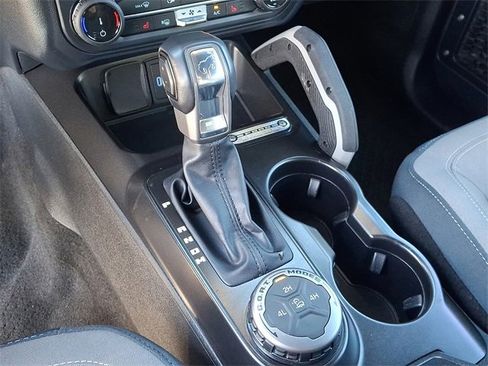Used 2022 Ford Bronco Outer Banks image 13