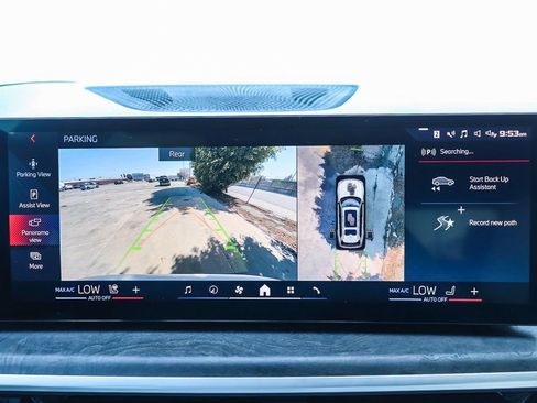 Certified 2025 BMW X7 M60i AWD/4WD image 29