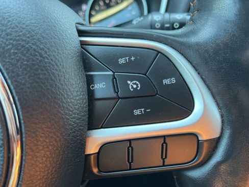 Used 2019 Jeep Compass Limited image 14