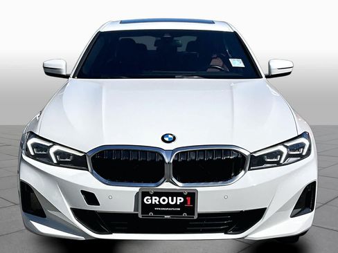 Used 2023 BMW 330i xDrive Sedan w/ Driving Assistance Package AWD/4WD image 4