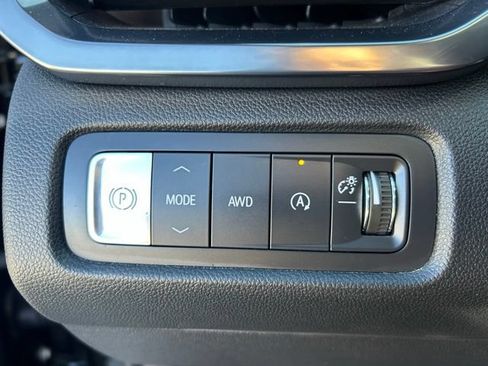 Used 2025 GMC Acadia AT4 w/ Super Cruise Package AWD/4WD image 18