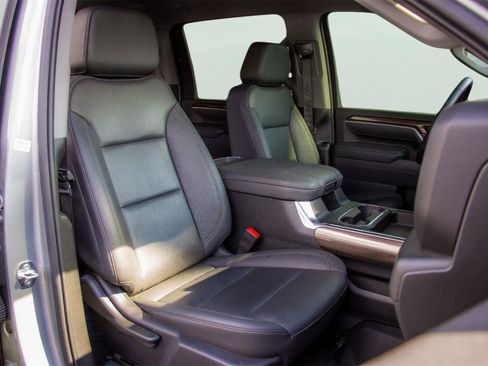 Used 2025 Chevrolet Silverado 2500 LT w/ Trail Boss Package AWD/4WD image 8