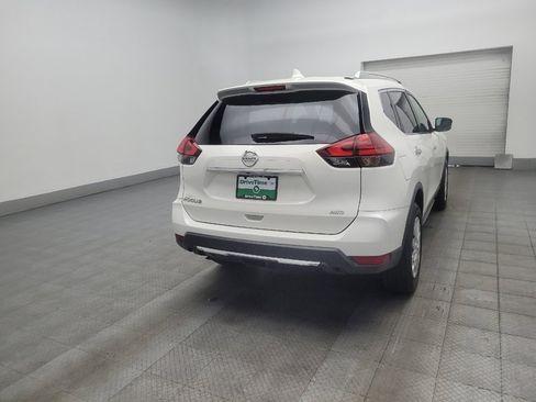 Used 2017 Nissan Rogue S w/ S Appearance Package AWD/4WD image 9