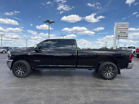 Used 2025 RAM 2500 Laramie AWD/4WD image 8