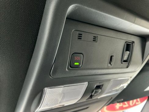 Used 2024 Nissan Titan SV w/ SV Bronze Edition Package image 30