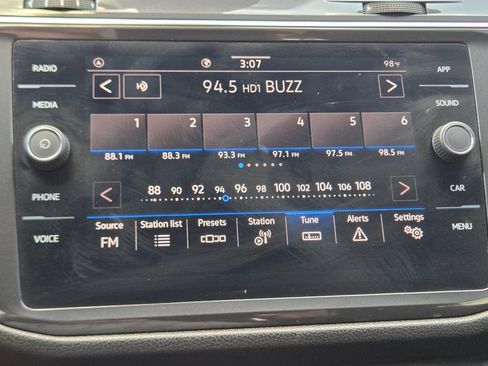 Used 2023 Volkswagen Tiguan SE R-Line FWD image 22