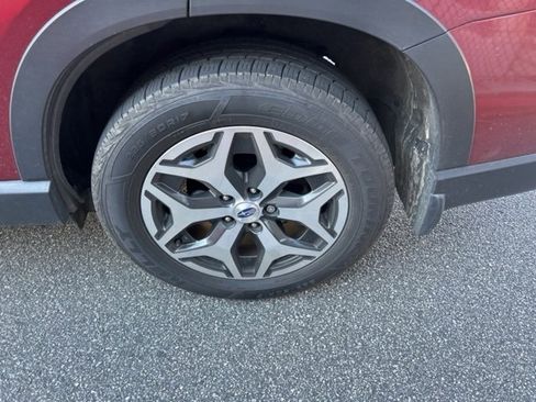 Used 2020 Subaru Forester Premium image 9