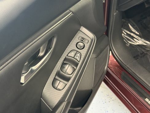 Used 2024 Nissan Sentra SV FWD image 14
