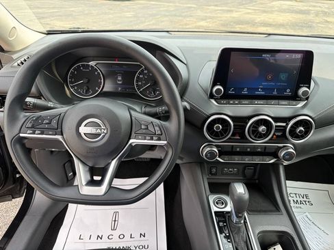 Used 2025 Nissan Sentra SV FWD image 21