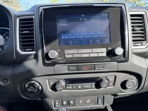 Used 2024 Nissan Frontier SL w/ Technology Package image 15