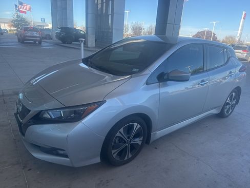Used 2021 Nissan Leaf SV image 1