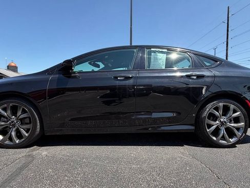 Used 2016 Chrysler 200 S w/ Comfort Group FWD image 3