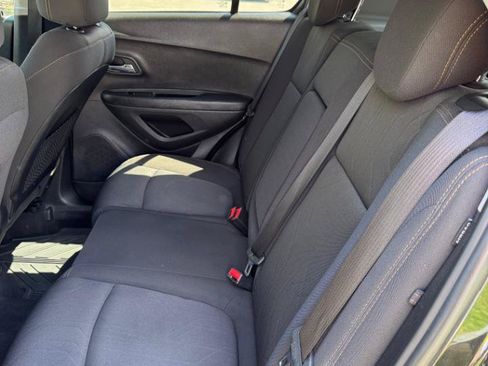 Used 2018 Chevrolet Trax LT FWD image 12