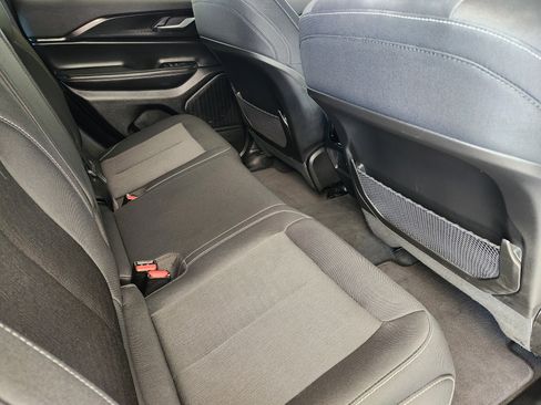 Used 2025 Jeep Grand Cherokee Laredo X image 33