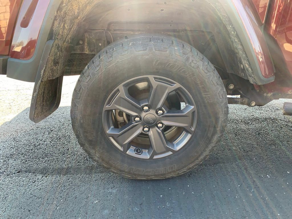 Used 2021 Jeep Gladiator Sport AWD/4WD image 18