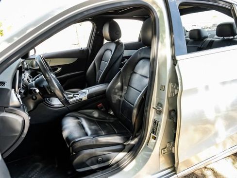 Used 2020 Mercedes-Benz C 300 Sedan image 4