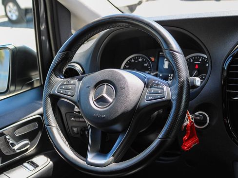 Used 2021 Mercedes-Benz Metris Passenger image 17
