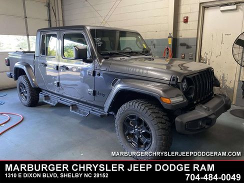Used 2022 Jeep Gladiator Sport AWD/4WD image 1